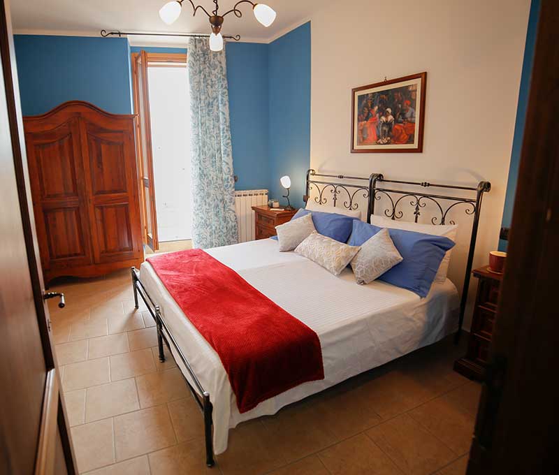 Tersicore è un accogliente appartamento per 4 persone con un piccolo balcone. Le Muse Appartamenti Bevagna centro storico, Umbria, Italia